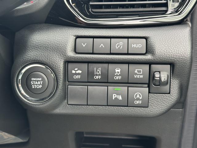 フロンクス ベースグレード　２ＷＤ　全方位モニター付メモリーナビゲーション　セーフティサポート　ＬＥＤヘッドランプ　アダプティブクルーズコントロール　電動パーキングブレーキ　シートヒーター　本革巻ステアリング　登録済未使用車（18枚目）