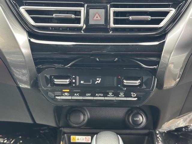 フロンクス ベースグレード　２ＷＤ　全方位モニター付メモリーナビゲーション　セーフティサポート　ＬＥＤヘッドランプ　アダプティブクルーズコントロール　電動パーキングブレーキ　シートヒーター　本革巻ステアリング　登録済未使用車（19枚目）