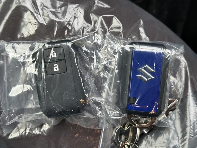 フロンクス ベースグレード　２ＷＤ　全方位モニター付メモリーナビゲーション　セーフティサポート　ＬＥＤヘッドランプ　アダプティブクルーズコントロール　電動パーキングブレーキ　シートヒーター　本革巻ステアリング　登録済未使用車（30枚目）