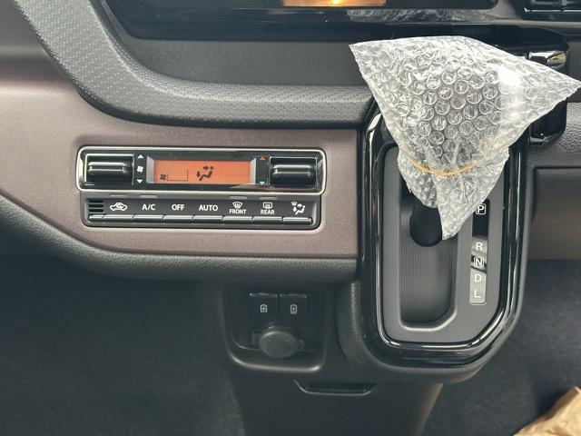 ソリオバンディット ハイブリッドMV スマートキー LEDヘッドライト 両側パワースライドドア フルオートエアコン ロールサンシェード シートバックテーブル サーキュレーター ヘッドアップディスプレイ 革巻きハンドル 登録済未使用車(22枚目)