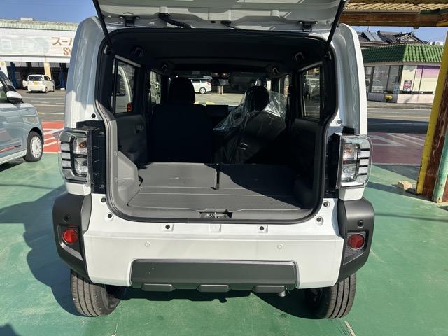 タフト Gターボ ダーククロムベンチャー 特別仕様車 9インチスマホ連携ディスプレイオーディオ スマートアシスト LEDヘッドランプ スカイフィールトップ 運転席・助手席シートヒーター 電動パーキングブレーキ バックモニター 届出済未使用車(12枚目)