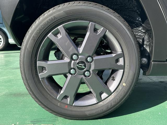 タフト Gターボ ダーククロムベンチャー 特別仕様車 9インチスマホ連携ディスプレイオーディオ スマートアシスト LEDヘッドランプ スカイフィールトップ 運転席・助手席シートヒーター 電動パーキングブレーキ バックモニター 届出済未使用車(14枚目)