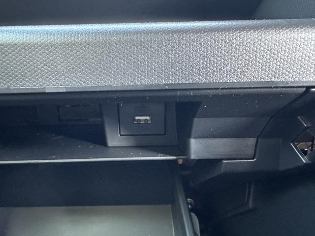 タフト Gターボ ダーククロムベンチャー 特別仕様車 9インチスマホ連携ディスプレイオーディオ スマートアシスト LEDヘッドランプ スカイフィールトップ 運転席・助手席シートヒーター 電動パーキングブレーキ バックモニター 届出済未使用車(21枚目)