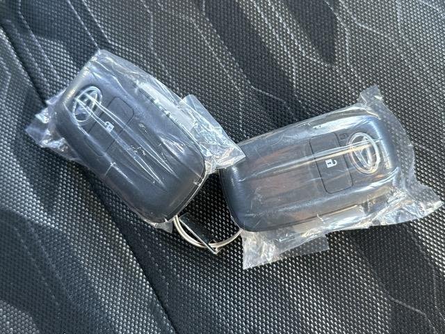 タフト Gターボ ダーククロムベンチャー 特別仕様車 9インチスマホ連携ディスプレイオーディオ スマートアシスト LEDヘッドランプ スカイフィールトップ 運転席・助手席シートヒーター 電動パーキングブレーキ バックモニター 届出済未使用車(25枚目)