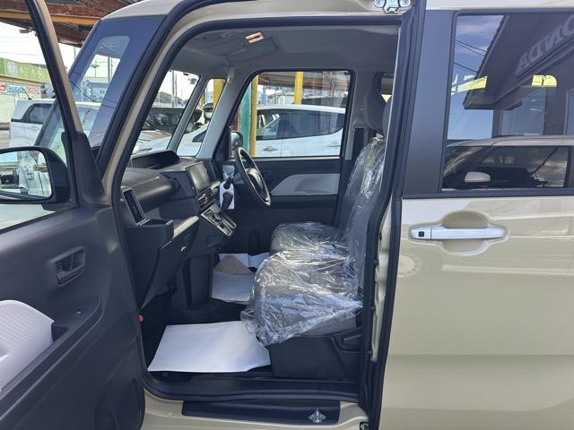 タント Ｘリミテッド　９インチスマホ連携ディスプレイオーディオ　両側パワースライドドア　スマートアシスト　ＬＥＤヘッドランプ　電動パーキングブレーキ　運転席・助手席シートヒーター　シートバックテーブル　届出済未使用車（6枚目）