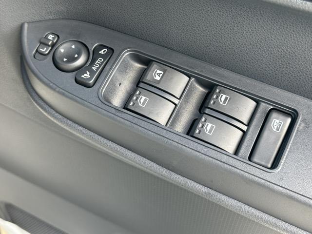 タント Ｘリミテッド　９インチスマホ連携ディスプレイオーディオ　両側パワースライドドア　スマートアシスト　ＬＥＤヘッドランプ　電動パーキングブレーキ　運転席・助手席シートヒーター　シートバックテーブル　届出済未使用車（17枚目）