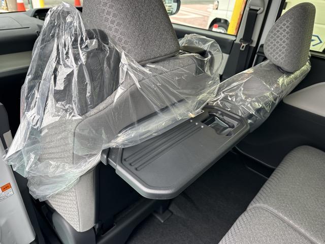 タント Xリミテッド 9インチスマホ連携ディスプレイオーディオ 両側パワースライドドア スマートアシスト LEDヘッドランプ 電動パーキングブレーキ 運転席・助手席シートヒーター シートバックテーブル 届出済未使用車(11枚目)