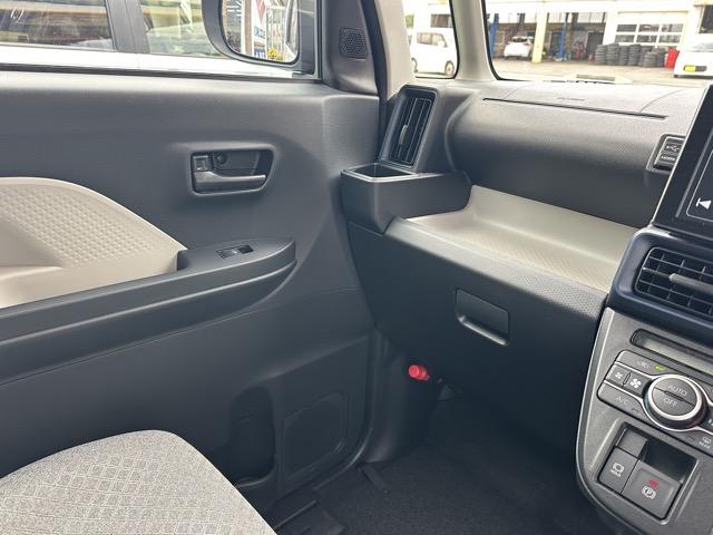 タント Xリミテッド 9インチスマホ連携ディスプレイオーディオ 両側パワースライドドア スマートアシスト LEDヘッドランプ 電動パーキングブレーキ 運転席・助手席シートヒーター シートバックテーブル 届出済未使用車(24枚目)