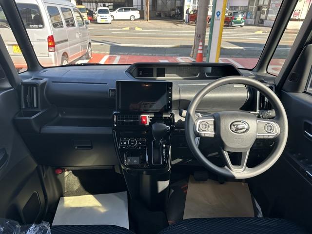 タント カスタムＸリミテッド　特別仕様車　スマートクルーズパック　９インチスマホ連携ディスプレイオーディオ　スマートアシスト　ＬＥＤヘッドランプ　両側パワースライドドア　電動パーキングブレーキ　ロールサンシェード　届出済未使用車（8枚目）