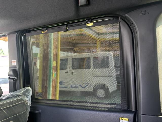 タント カスタムＸリミテッド　特別仕様車　スマートクルーズパック　９インチスマホ連携ディスプレイオーディオ　スマートアシスト　ＬＥＤヘッドランプ　両側パワースライドドア　電動パーキングブレーキ　ロールサンシェード　届出済未使用車（10枚目）