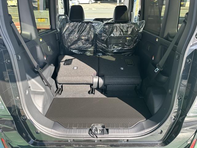 タント カスタムＸリミテッド　特別仕様車　スマートクルーズパック　９インチスマホ連携ディスプレイオーディオ　スマートアシスト　ＬＥＤヘッドランプ　両側パワースライドドア　電動パーキングブレーキ　ロールサンシェード　届出済未使用車（12枚目）