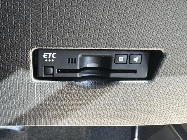 タント カスタムＸリミテッド　特別仕様車　スマートクルーズパック　９インチスマホ連携ディスプレイオーディオ　スマートアシスト　ＬＥＤヘッドランプ　両側パワースライドドア　電動パーキングブレーキ　ロールサンシェード　届出済未使用車（23枚目）