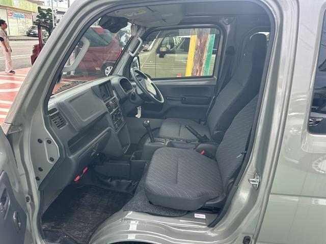 スーパーキャリイ X 4WD 4AT 社外ディスプレイオーディオ キーレス パワーウィンドー 作業灯 ルーフコンソール フォグランプ 衝突被害軽減ブレーキ アイドリングストップ オートライト エアコン パワステ(6枚目)