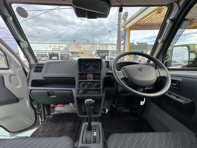 スーパーキャリイ X 4WD 4AT 社外ディスプレイオーディオ キーレス パワーウィンドー 作業灯 ルーフコンソール フォグランプ 衝突被害軽減ブレーキ アイドリングストップ オートライト エアコン パワステ(7枚目)