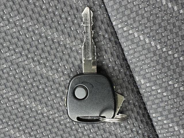 スーパーキャリイ X 4WD 4AT 社外ディスプレイオーディオ キーレス パワーウィンドー 作業灯 ルーフコンソール フォグランプ 衝突被害軽減ブレーキ アイドリングストップ オートライト エアコン パワステ(24枚目)