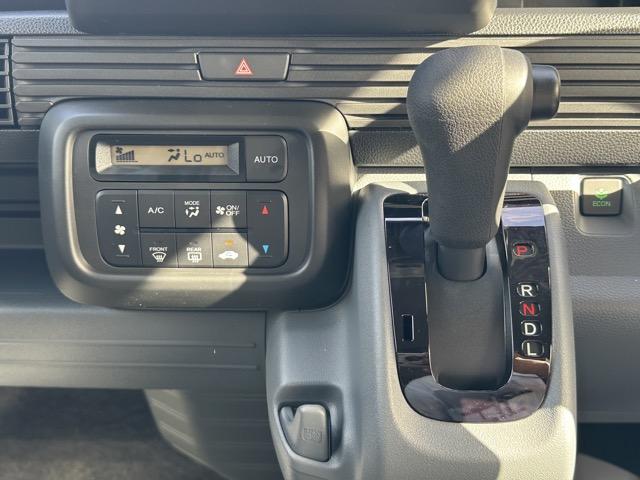 Ｎ－ＶＡＮ Ｇ　２ＷＤ　ＣＶＴ　ホンダセンシング　マルチリフレクターハロゲンヘッドライト　運転席用＆助手席用ｉ－ＳＲＳエアバッグシステム　アクセサリーソケット（ＤＣ１２Ｖ）　キーレスエントリー　届出済未使用車（18枚目）
