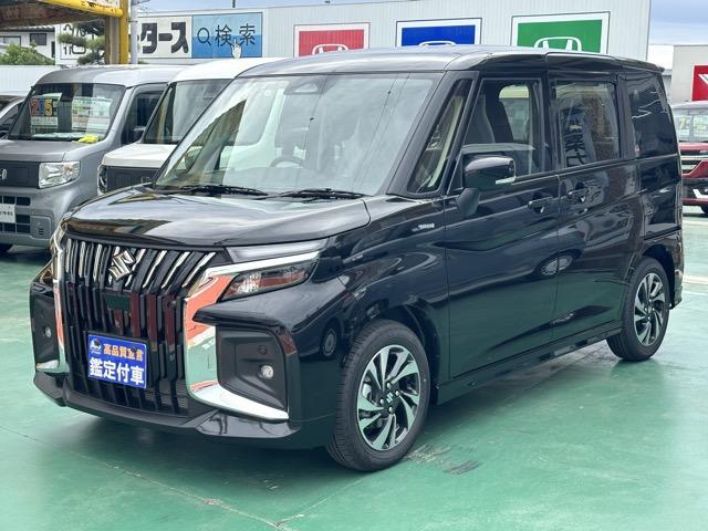 ソリオバンディット ハイブリッドＭＶ　スマートキー　ＬＥＤヘッドライト　両側パワースライドドア　フルオートエアコン　ロールサンシェード　シートバックテーブル　サーキュレーター　ヘッドアップディスプレイ　革巻きハンドル　登録済未使用車（4枚目）