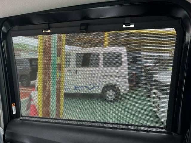 ソリオバンディット ハイブリッドＭＶ　スマートキー　ＬＥＤヘッドライト　両側パワースライドドア　フルオートエアコン　ロールサンシェード　シートバックテーブル　サーキュレーター　ヘッドアップディスプレイ　革巻きハンドル　登録済未使用車（9枚目）