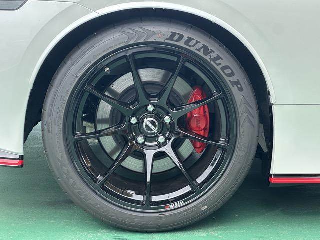 フェアレディＺ ニスモ　９ＡＴ　ＮＩＳＭＯ専用チューニング＆エクステリア＆インテリア　ＮｉｓｓａｎＣｏｎｎｅｃｔナビゲーション　ＥＴＣ２．０　ＬＥＤヘッドランプ　レイズ製１９インチ鍛造ＡＷ　パドルシフト　レカロ製シート（12枚目）