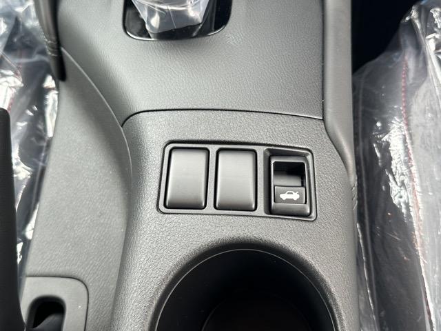 フェアレディＺ ニスモ　９ＡＴ　ＮＩＳＭＯ専用チューニング＆エクステリア＆インテリア　ＮｉｓｓａｎＣｏｎｎｅｃｔナビゲーション　ＥＴＣ２．０　ＬＥＤヘッドランプ　レイズ製１９インチ鍛造ＡＷ　パドルシフト　レカロ製シート（20枚目）
