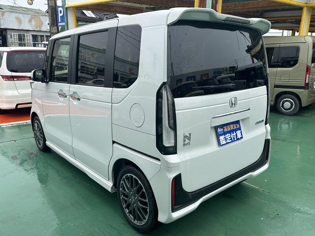 Ｎ－ＢＯＸカスタム ターボ　ホンダセンシング　ダイレクトプロジェクション式フルＬＥＤヘッドライト　両側パワースライドドア　電子制御パーキングブレーキ　オートブレーキホールド機能　運転席＆助手席シートヒーター　届出済未使用車（5枚目）