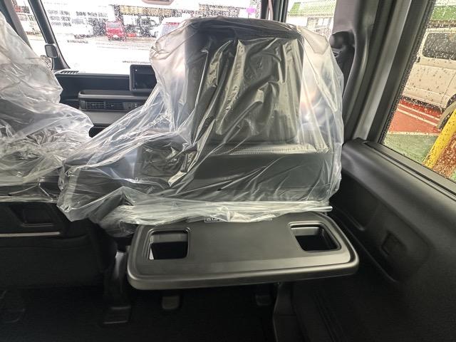Ｎ－ＢＯＸカスタム ターボ　ホンダセンシング　ダイレクトプロジェクション式フルＬＥＤヘッドライト　両側パワースライドドア　電子制御パーキングブレーキ　オートブレーキホールド機能　運転席＆助手席シートヒーター　届出済未使用車（11枚目）