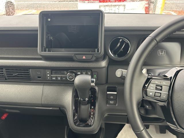 Ｎ－ＢＯＸカスタム ターボ　ホンダセンシング　ダイレクトプロジェクション式フルＬＥＤヘッドライト　両側パワースライドドア　電子制御パーキングブレーキ　オートブレーキホールド機能　運転席＆助手席シートヒーター　届出済未使用車（21枚目）