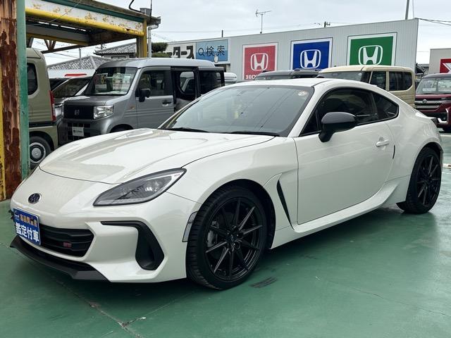 ＢＲＺ ＳＴＩ　スポーツ　走行距離６，９４１ＫＭ　Ｃ型　６ＭＴ　社外ディスプレイオーディオ　バックカメラ　スマートキー　ＬＥＤヘッドライト　フルオートエアコン　シートヒーター　革巻きハンドル　オートクルーズコントロール（4枚目）