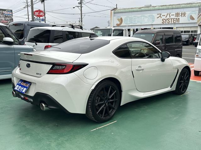 ＢＲＺ ＳＴＩ　スポーツ　走行距離６，９４１ＫＭ　Ｃ型　６ＭＴ　社外ディスプレイオーディオ　バックカメラ　スマートキー　ＬＥＤヘッドライト　フルオートエアコン　シートヒーター　革巻きハンドル　オートクルーズコントロール（12枚目）