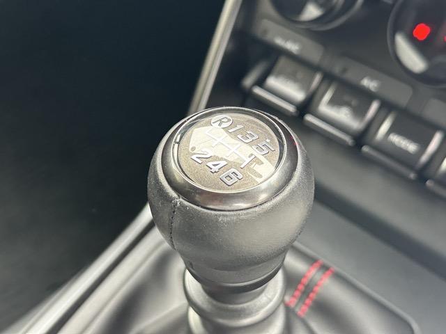 ＢＲＺ ＳＴＩ　スポーツ　走行距離６，９４１ＫＭ　Ｃ型　６ＭＴ　社外ディスプレイオーディオ　バックカメラ　スマートキー　ＬＥＤヘッドライト　フルオートエアコン　シートヒーター　革巻きハンドル　オートクルーズコントロール（16枚目）