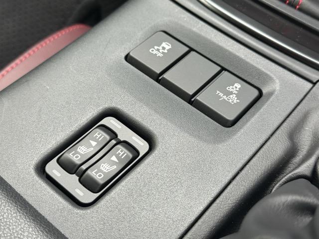 ＢＲＺ ＳＴＩ　スポーツ　走行距離６，９４１ＫＭ　Ｃ型　６ＭＴ　社外ディスプレイオーディオ　バックカメラ　スマートキー　ＬＥＤヘッドライト　フルオートエアコン　シートヒーター　革巻きハンドル　オートクルーズコントロール（17枚目）