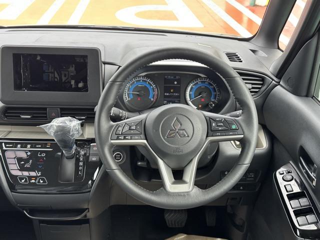 デリカミニ Ｇ　プレミアム　両側電動スライドドア　電動格納式ヒーテッドドアミラー　マイパイロット　ステアリングヒーター　デジタルルームミラー　マルチアラウンドモニター　リヤサーキュレーター　電動パーキングブレーキ　届出済未使用車（9枚目）