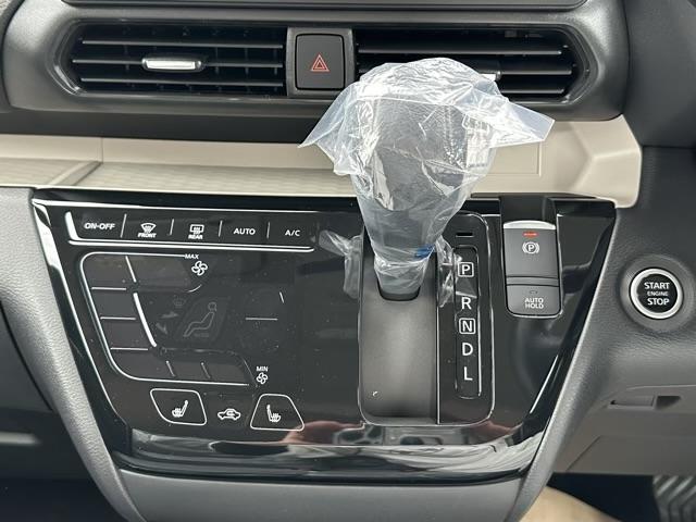 デリカミニ Ｇ　プレミアム　両側電動スライドドア　電動格納式ヒーテッドドアミラー　マイパイロット　ステアリングヒーター　デジタルルームミラー　マルチアラウンドモニター　リヤサーキュレーター　電動パーキングブレーキ　届出済未使用車（25枚目）