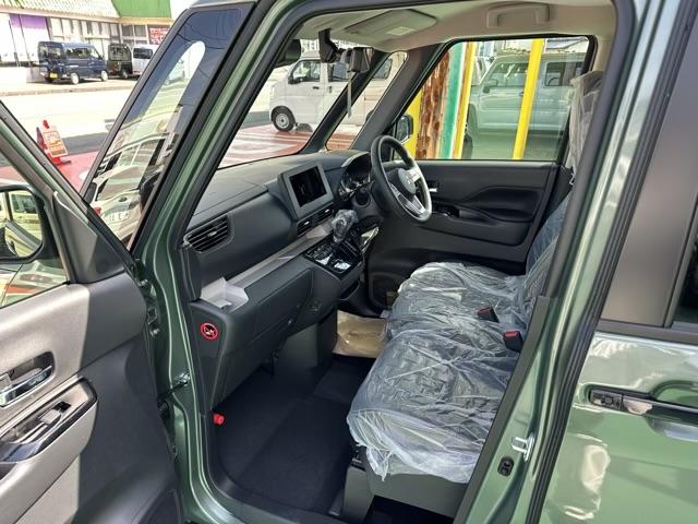 デリカミニ Ｇ　プレミアム　４ＷＤ　両側電動スライドドア　電動格納式ヒーテッドドアミラー　マイパイロット　ステアリングヒーター　デジタルルームミラー　アラウンドモニター　サーキュレーター　電動パーキングブレーキ　届出済未使用車（6枚目）