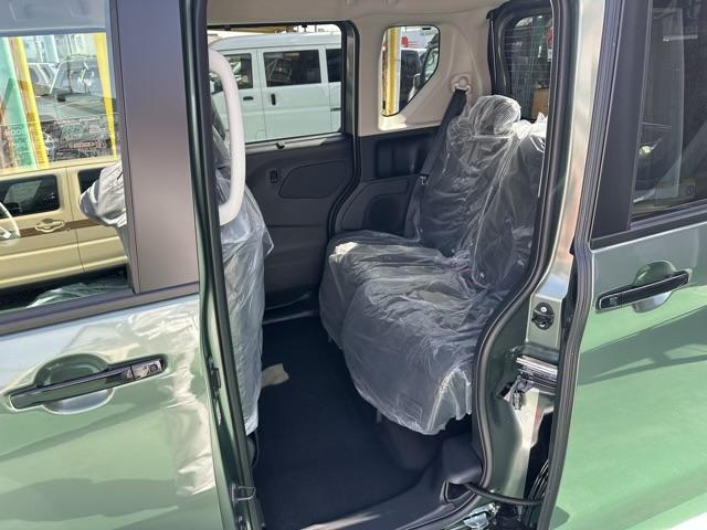 デリカミニ Ｇ　プレミアム　４ＷＤ　両側電動スライドドア　電動格納式ヒーテッドドアミラー　マイパイロット　ステアリングヒーター　デジタルルームミラー　アラウンドモニター　サーキュレーター　電動パーキングブレーキ　届出済未使用車（7枚目）