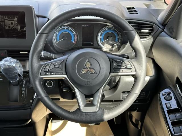 デリカミニ Ｇ　プレミアム　４ＷＤ　両側電動スライドドア　電動格納式ヒーテッドドアミラー　マイパイロット　ステアリングヒーター　デジタルルームミラー　アラウンドモニター　サーキュレーター　電動パーキングブレーキ　届出済未使用車（9枚目）