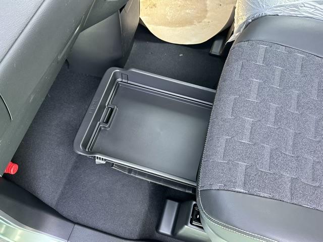 デリカミニ Ｇ　プレミアム　４ＷＤ　両側電動スライドドア　電動格納式ヒーテッドドアミラー　マイパイロット　ステアリングヒーター　デジタルルームミラー　アラウンドモニター　サーキュレーター　電動パーキングブレーキ　届出済未使用車（38枚目）