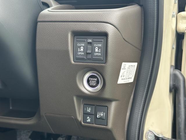 Ｎ－ＢＯＸ Ｌ　コーディネートスタイル　純正ナビ（ＶＸＭ－２２４ＶＦｉ）・バックモニター・ＥＴＣ付　ホンダセンシング　ＬＥＤヘッドランプ　両側パワースライドドア　電子制御パーキングブレーキ　シートヒーター　ロールサンシェード（20枚目）