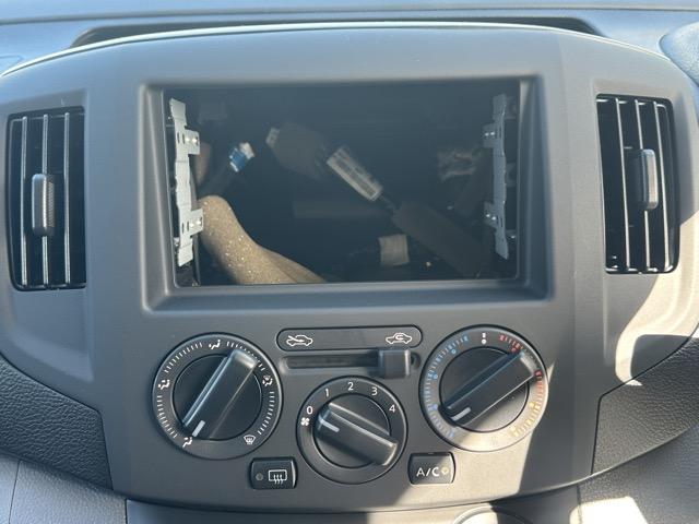 ＮＶ２００バネットバン ＤＸ　２人乗　キーレス　両側スライドドア　電動格納ドアミラー　パワーウィンドー　オートライト　エアコン　パワステ（17枚目）