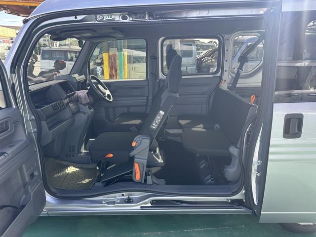 Ｎ－ＶＡＮ Ｇ　２ＷＤ　ＣＶＴ　ホンダセンシング　アダプティブクルーズコントロール　キーレスエントリー　オートエアコン　ＵＳＢ充電ソケット　ルーフコンソール　ローダウン（純正サスペンション有）（9枚目）