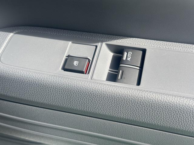 Ｎ－ＶＡＮ Ｇ　２ＷＤ　ＣＶＴ　ホンダセンシング　アダプティブクルーズコントロール　キーレスエントリー　オートエアコン　ＵＳＢ充電ソケット　ルーフコンソール　ローダウン（純正サスペンション有）（17枚目）