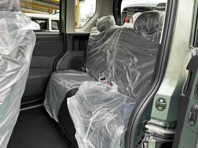 デリカミニ Ｔ　プレミアム　４ＷＤ　両側電動スライドドア　電動格納式ヒーテッドドアミラー　マイパイロット　ステアリングヒーター　デジタルルームミラー　アラウンドモニター　サーキュレーター　電動パーキングブレーキ　届出済未使用車（7枚目）