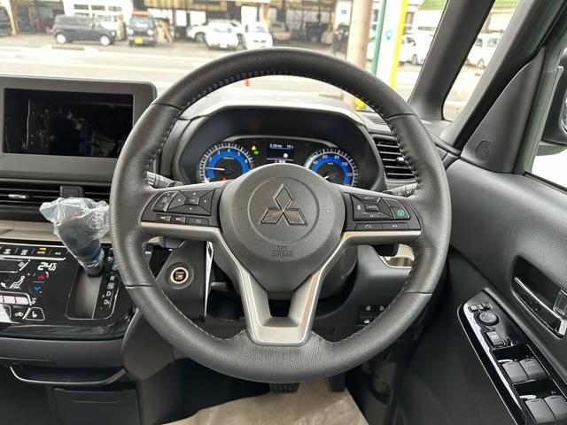 デリカミニ Ｔ　プレミアム　４ＷＤ　両側電動スライドドア　電動格納式ヒーテッドドアミラー　マイパイロット　ステアリングヒーター　デジタルルームミラー　アラウンドモニター　サーキュレーター　電動パーキングブレーキ　届出済未使用車（9枚目）