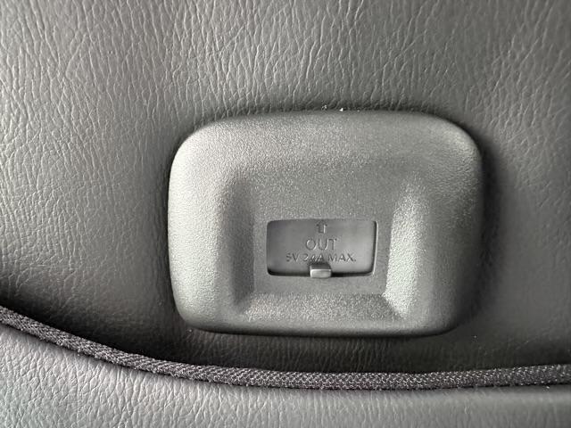 デリカミニ Ｔ　プレミアム　４ＷＤ　両側電動スライドドア　電動格納式ヒーテッドドアミラー　マイパイロット　ステアリングヒーター　デジタルルームミラー　アラウンドモニター　サーキュレーター　電動パーキングブレーキ　届出済未使用車（12枚目）