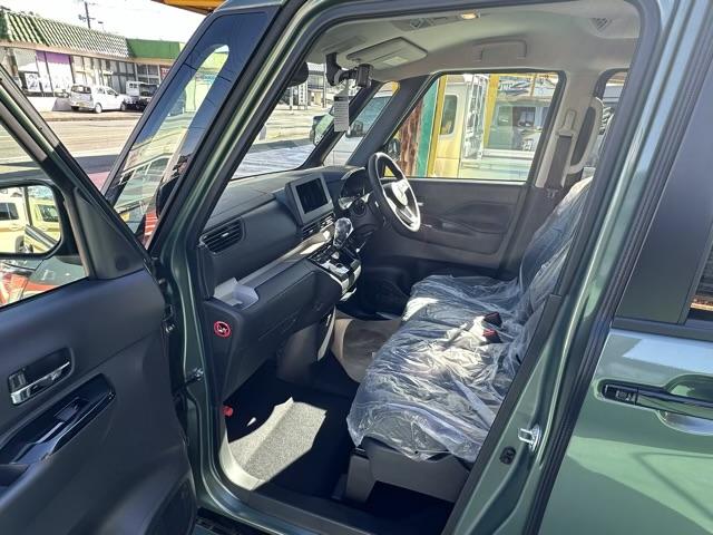 デリカミニ Ｔ　プレミアム　４ＷＤ　両側電動スライドドア　電動格納式ヒーテッドドアミラー　マイパイロット　ステアリングヒーター　デジタルルームミラー　アラウンドモニター　サーキュレーター　電動パーキングブレーキ　届出済未使用車（6枚目）