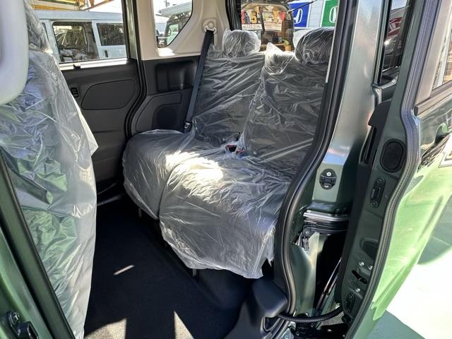 デリカミニ Ｔ　プレミアム　４ＷＤ　両側電動スライドドア　電動格納式ヒーテッドドアミラー　マイパイロット　ステアリングヒーター　デジタルルームミラー　アラウンドモニター　サーキュレーター　電動パーキングブレーキ　届出済未使用車（8枚目）