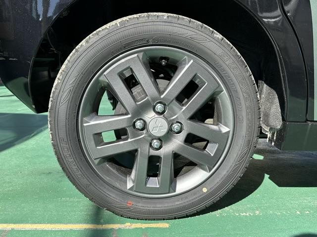 デリカミニ Ｔ　プレミアム　４ＷＤ　両側電動スライドドア　電動格納式ヒーテッドドアミラー　マイパイロット　ステアリングヒーター　デジタルルームミラー　アラウンドモニター　サーキュレーター　電動パーキングブレーキ　届出済未使用車（20枚目）