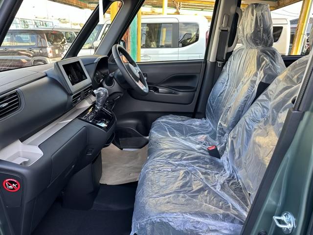 デリカミニ Ｇ　プレミアム　４ＷＤ　両側電動スライドドア　電動格納式ヒーテッドドアミラー　マイパイロット　ステアリングヒーター　デジタルルームミラー　アラウンドモニター　サーキュレーター　電動パーキングブレーキ　届出済未使用車（6枚目）