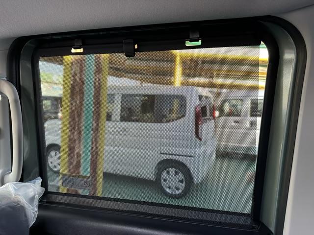 デリカミニ Ｇ　プレミアム　４ＷＤ　両側電動スライドドア　電動格納式ヒーテッドドアミラー　マイパイロット　ステアリングヒーター　デジタルルームミラー　アラウンドモニター　サーキュレーター　電動パーキングブレーキ　届出済未使用車（11枚目）
