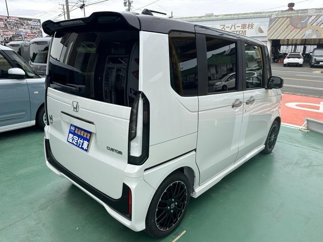 Ｎ－ＢＯＸカスタム ターボコーディネートスタイル　ホンダセンシング　ダイレクトプロジェクション式フルＬＥＤヘッドライト　ＬＥＤフォグランプ　両側パワースライドドア　電子制御パーキングブレーキ　シートヒーター　本革巻ステアリング　届出済未使用車（14枚目）